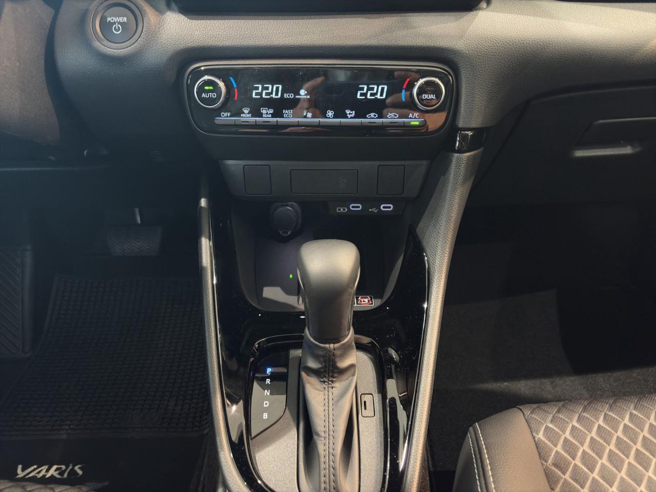 Toyota Yaris 1.5h 130 Premium
