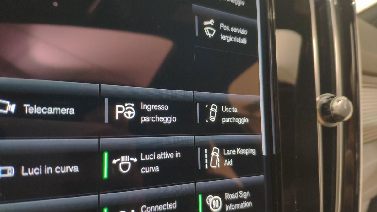 VOLVO Xc40 T4 Recharge Plug-In Hybrid R-Design
