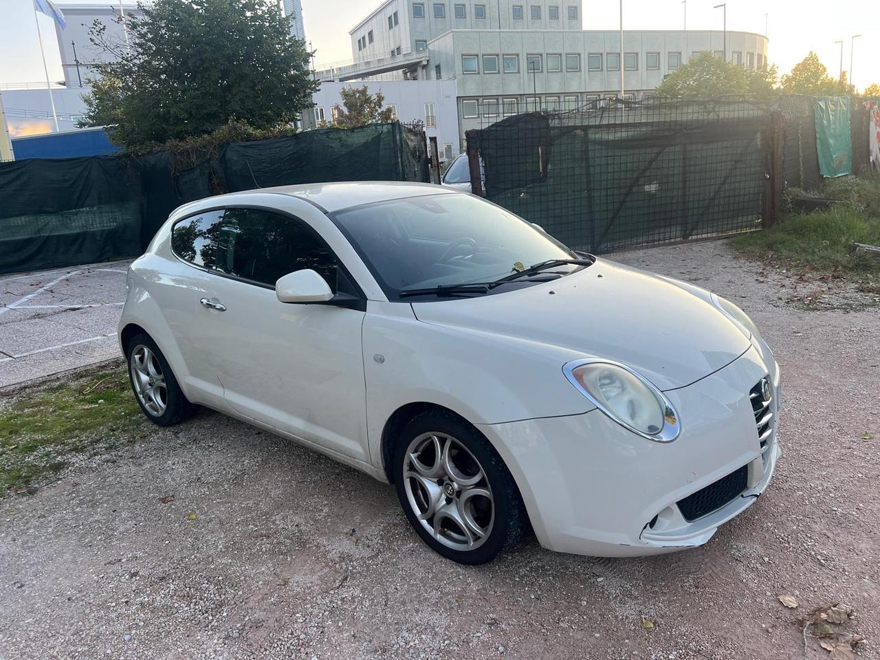 Alfa Romeo MiTo 1.6 JTDm 16V Distinctive Sport Pack