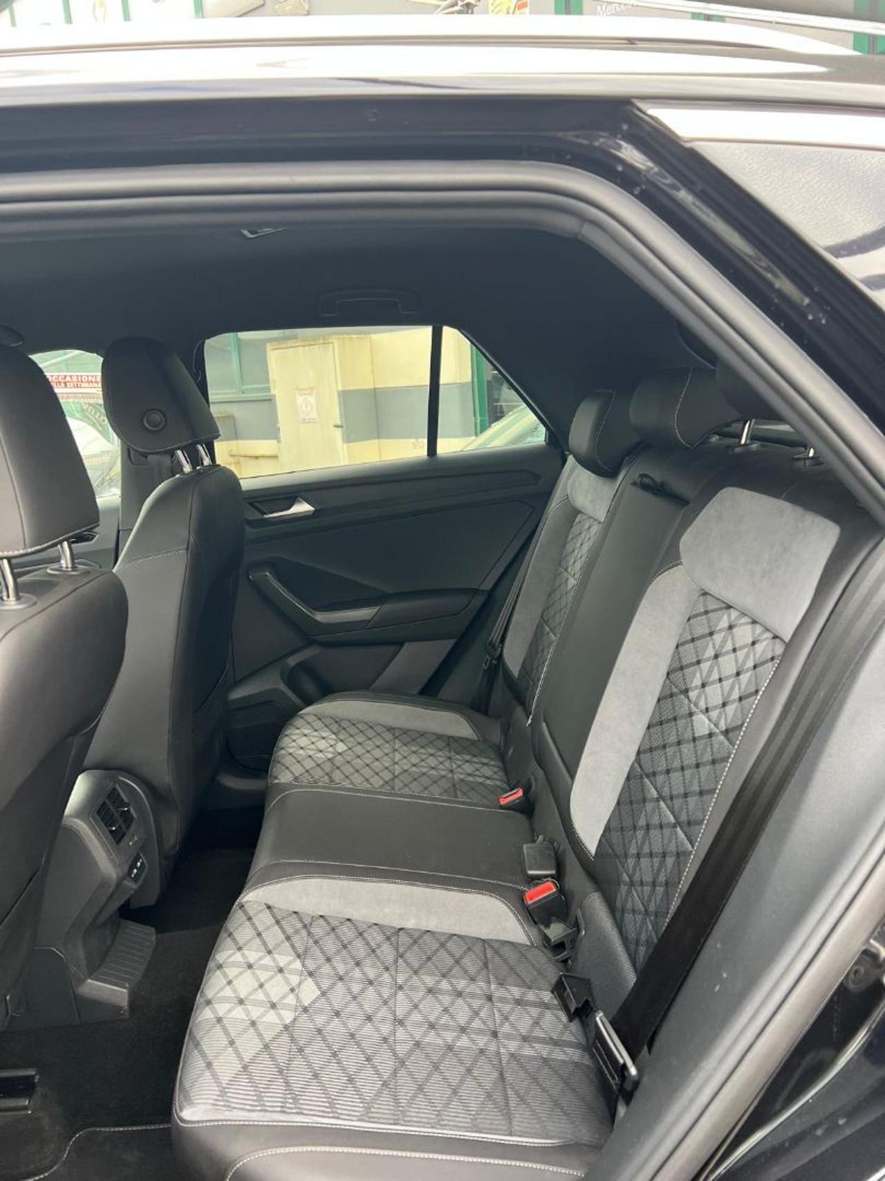 Volkswagen T-Roc 2.0 tdi R-Line 115cv