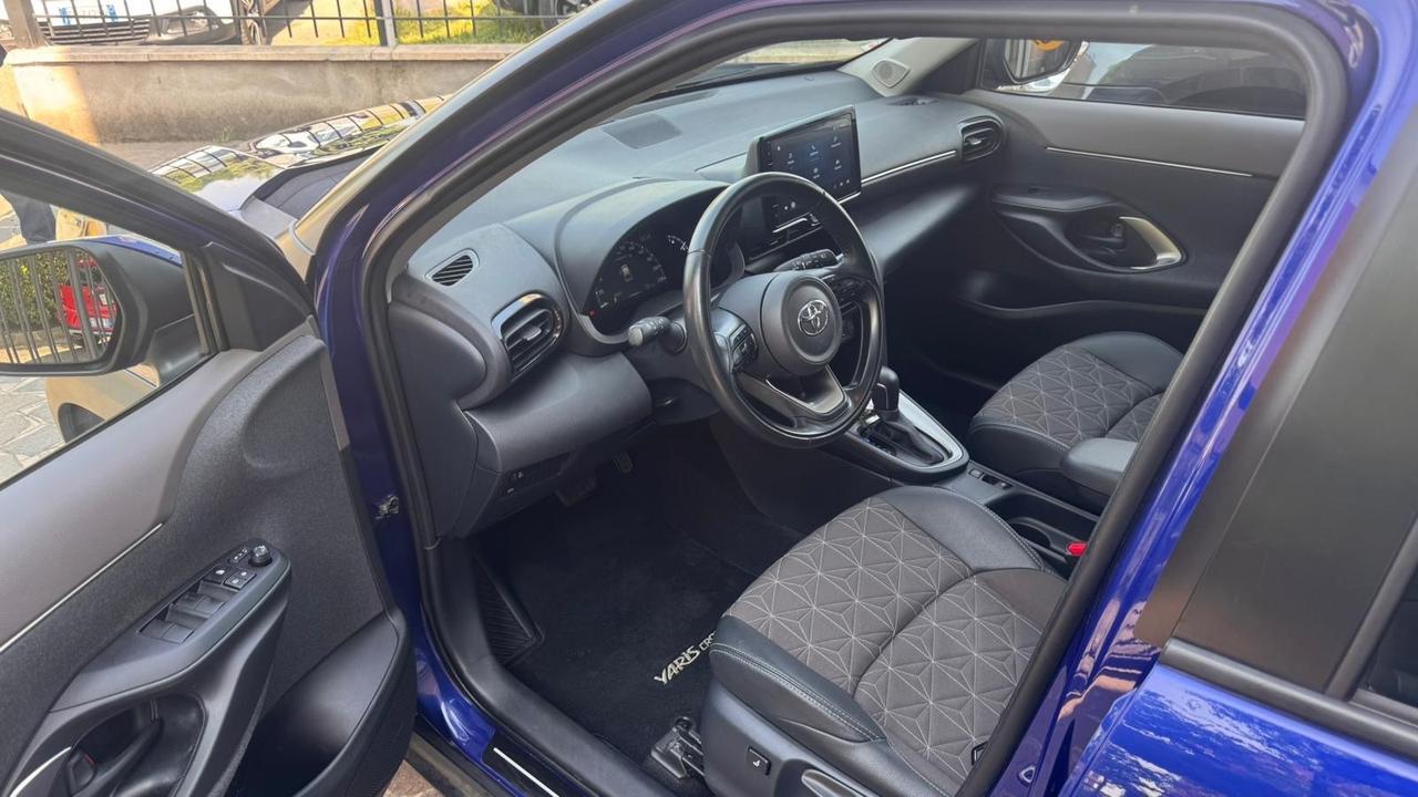 Toyota Yaris Cross 1.5 Hybrid 5p. E-CVT AWD-i Lounge