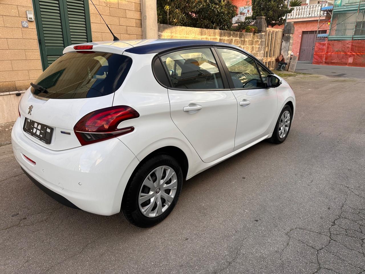 Peugeot 208 PureTech 82 5p. GPL Active