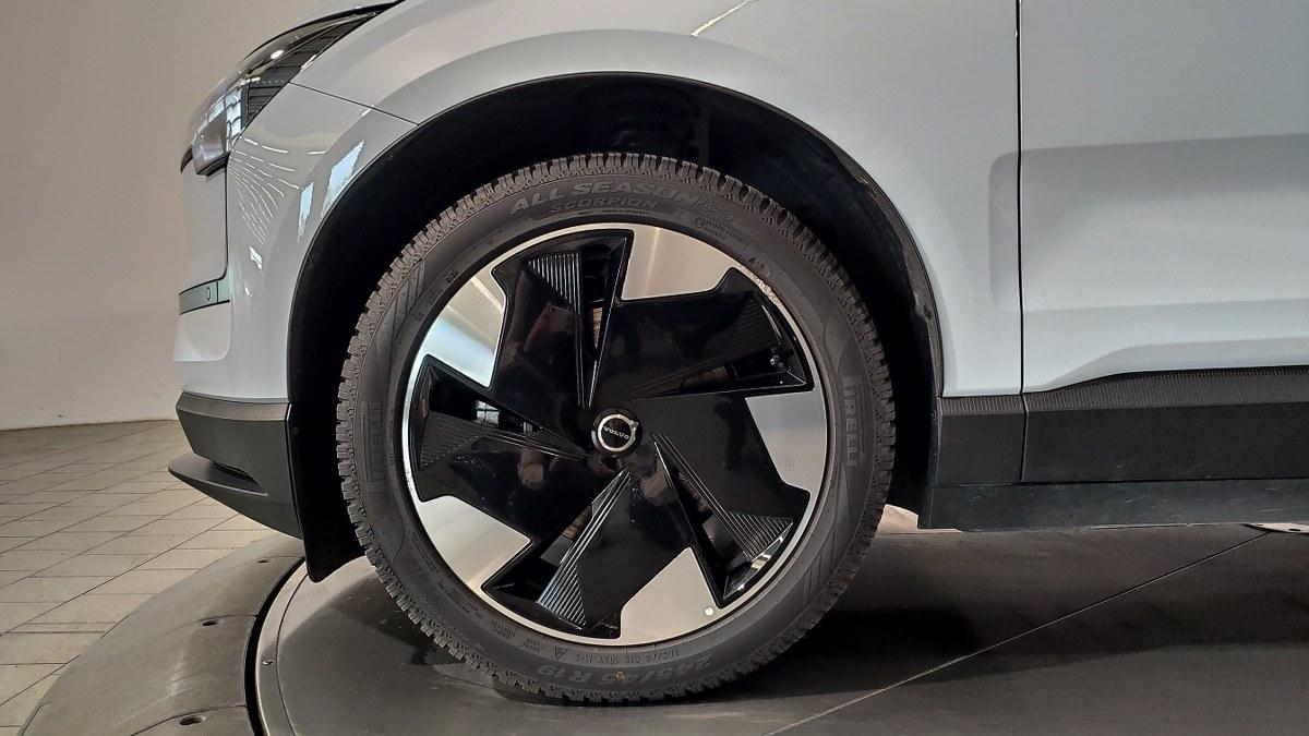 VOLVO Ex30 Single Motor Extended Range Rwd Plus