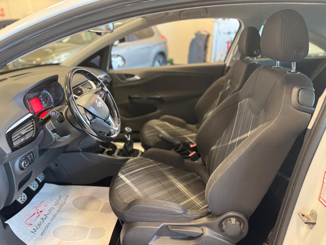 Opel Corsa 1.3 CDTI Coupé b-Color