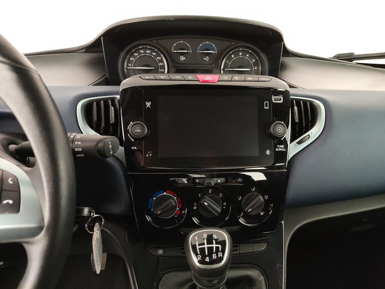 Lancia Ypsilon 1.0 FireFly 5 porte S&S Hybrid Platino