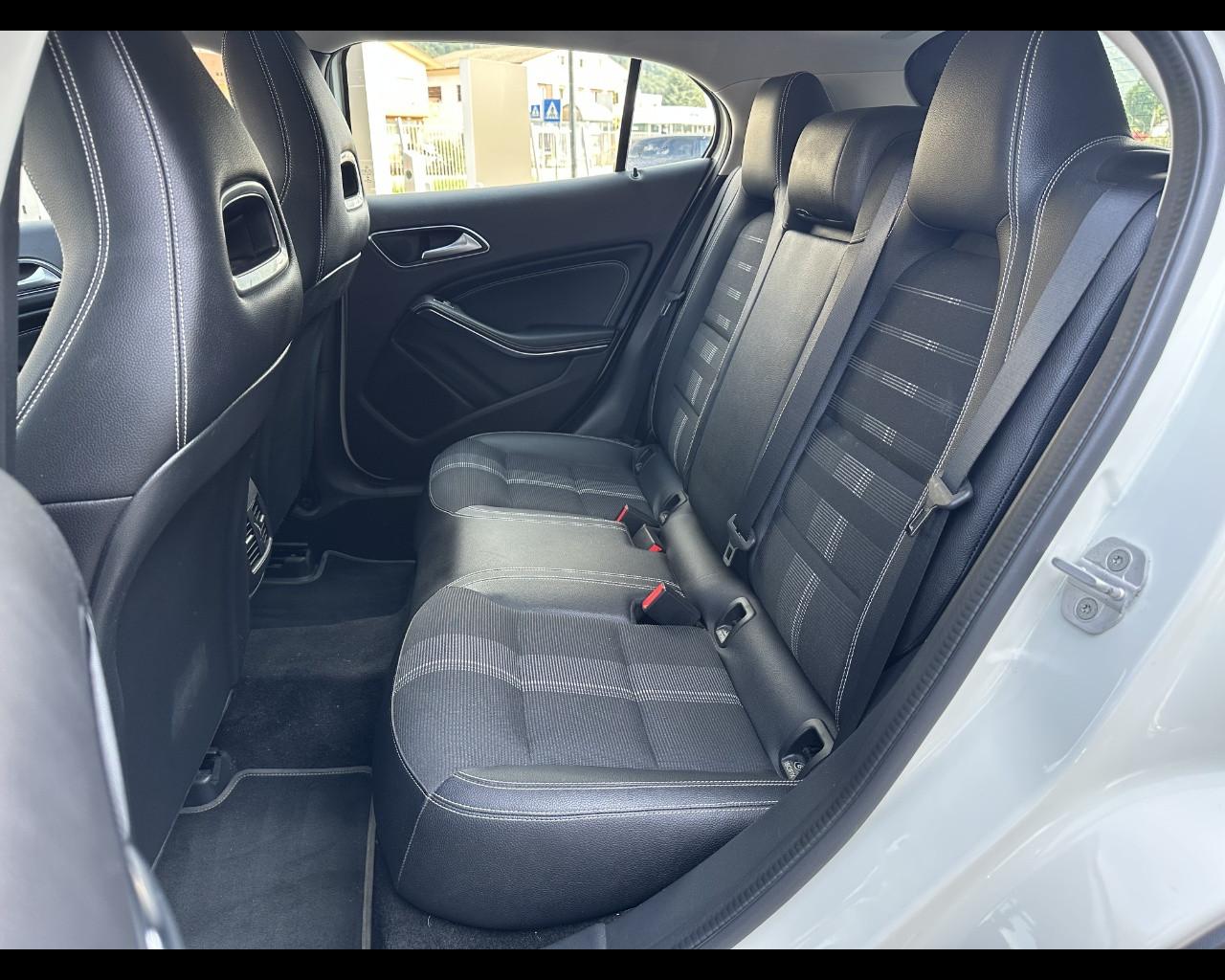 Mercedes-Benz GLA (X156) - GLA 200 d Automatic 4Matic Sport