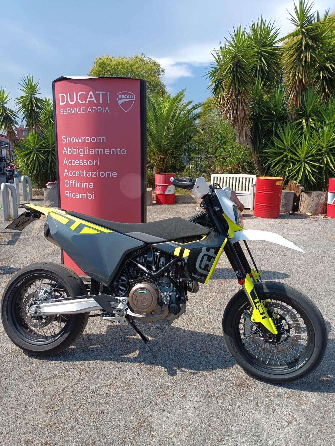 Husqvarna 701 Supermoto