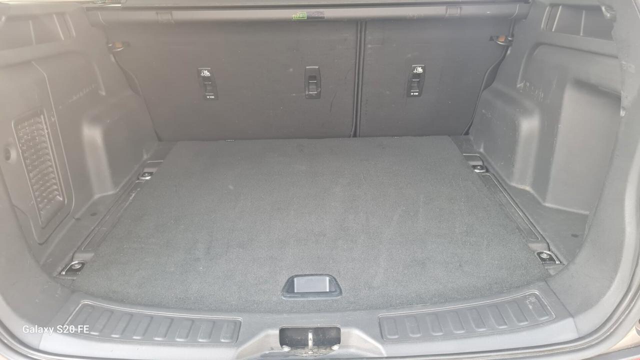 Land Rover Discovery Sport 2.0 TD4 150 CV Catena sostituita