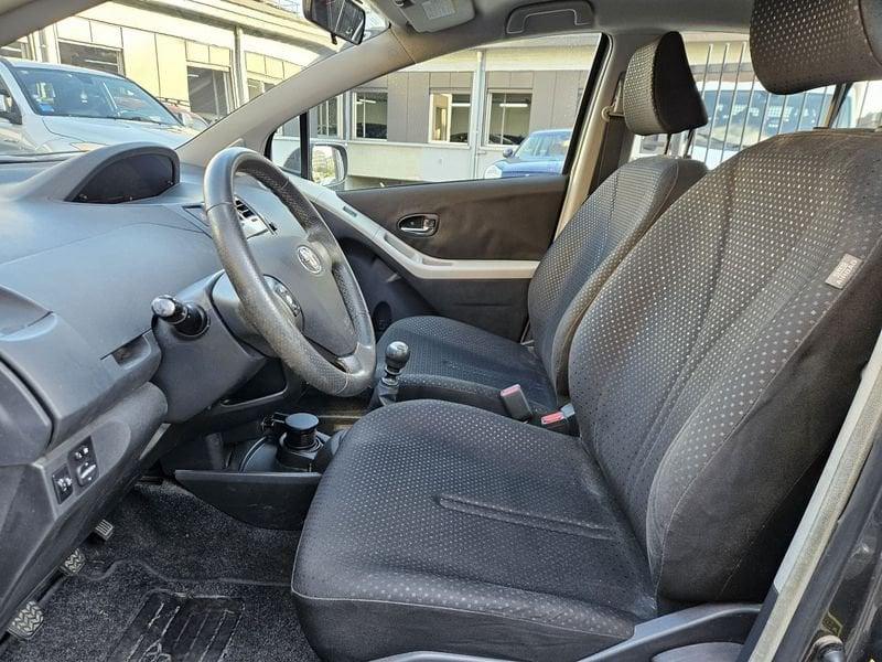 Toyota Yaris Yaris 5p 1.3 Sol my10