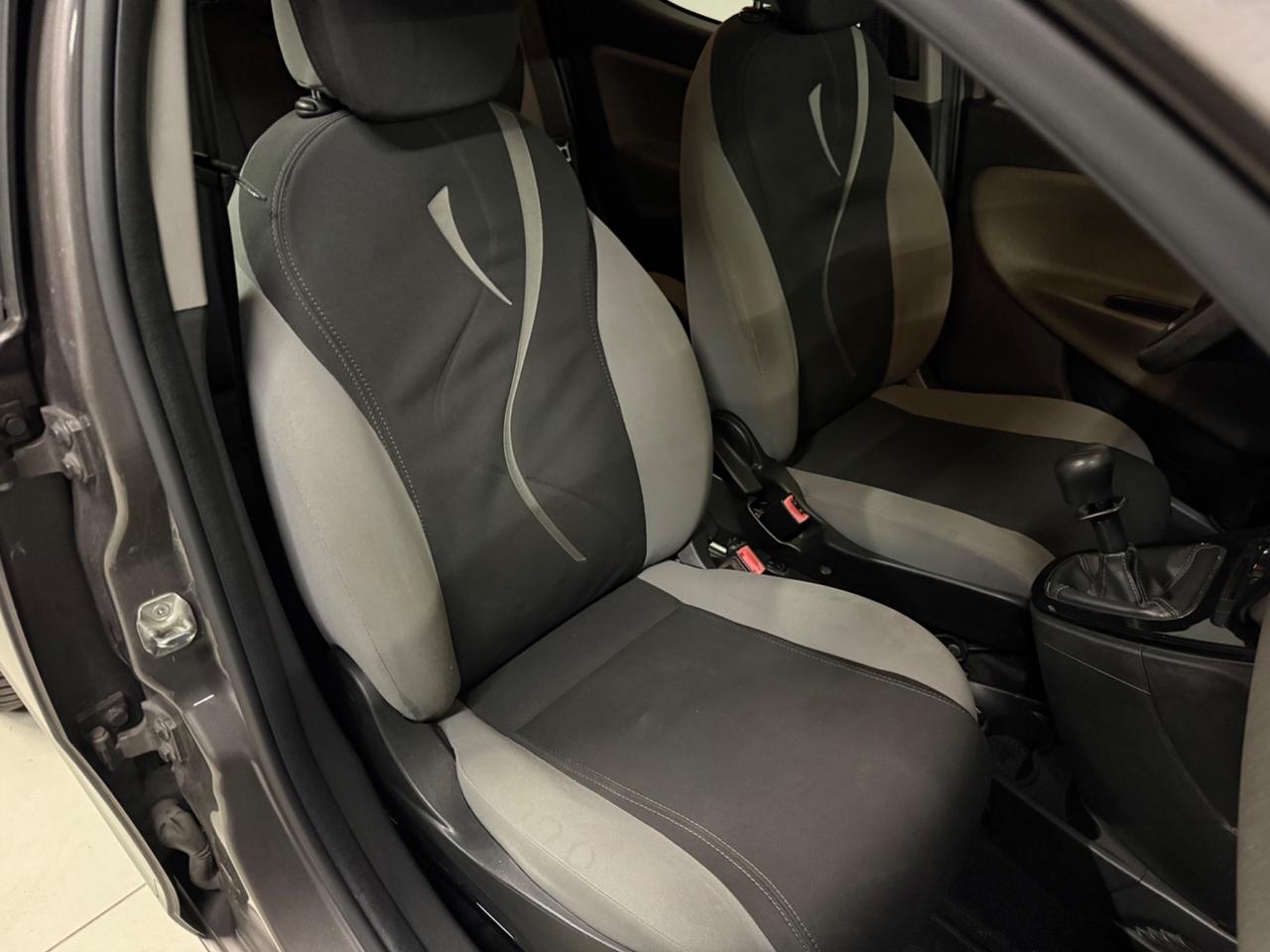 Lancia Ypsilon 1.2 69 CV 5 porte GPL Ecochic Silver