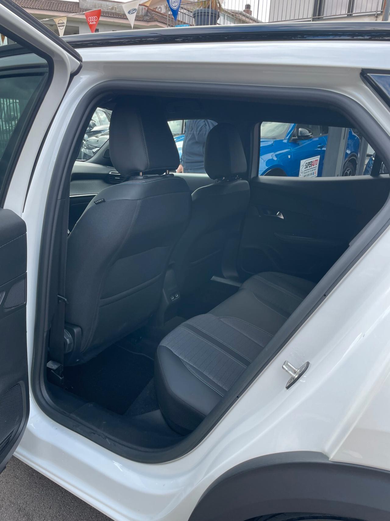 PEUGEOT 2008 BlueHDi 130 S&S EAT8 ALLURE