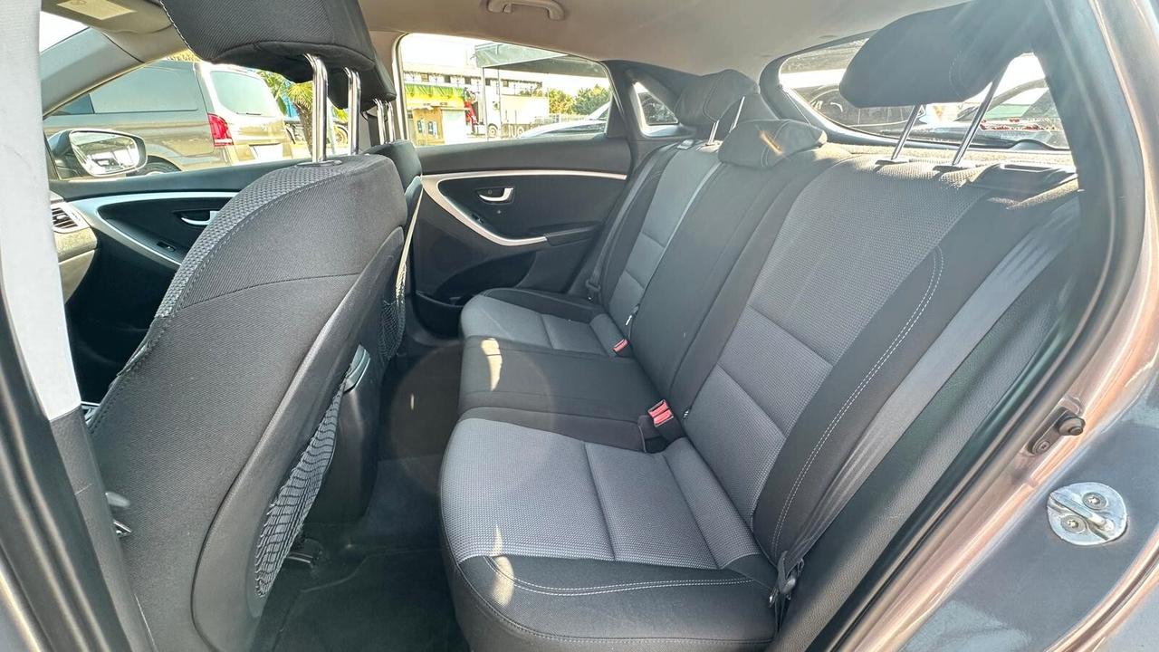 Hyundai i30 1.6 110 CV