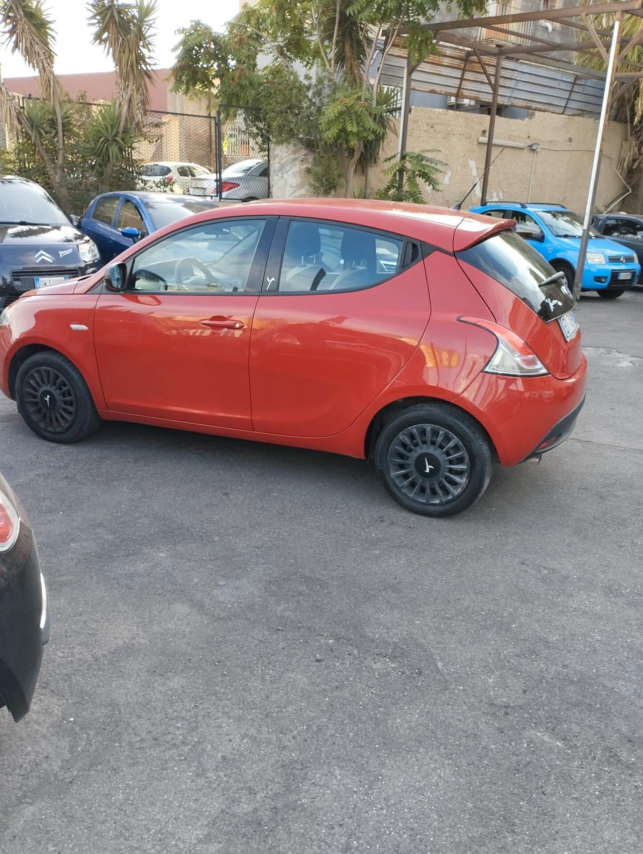 Lancia Ypsilon 1.2 69 CV 5 porte GPL Ecochic Gold