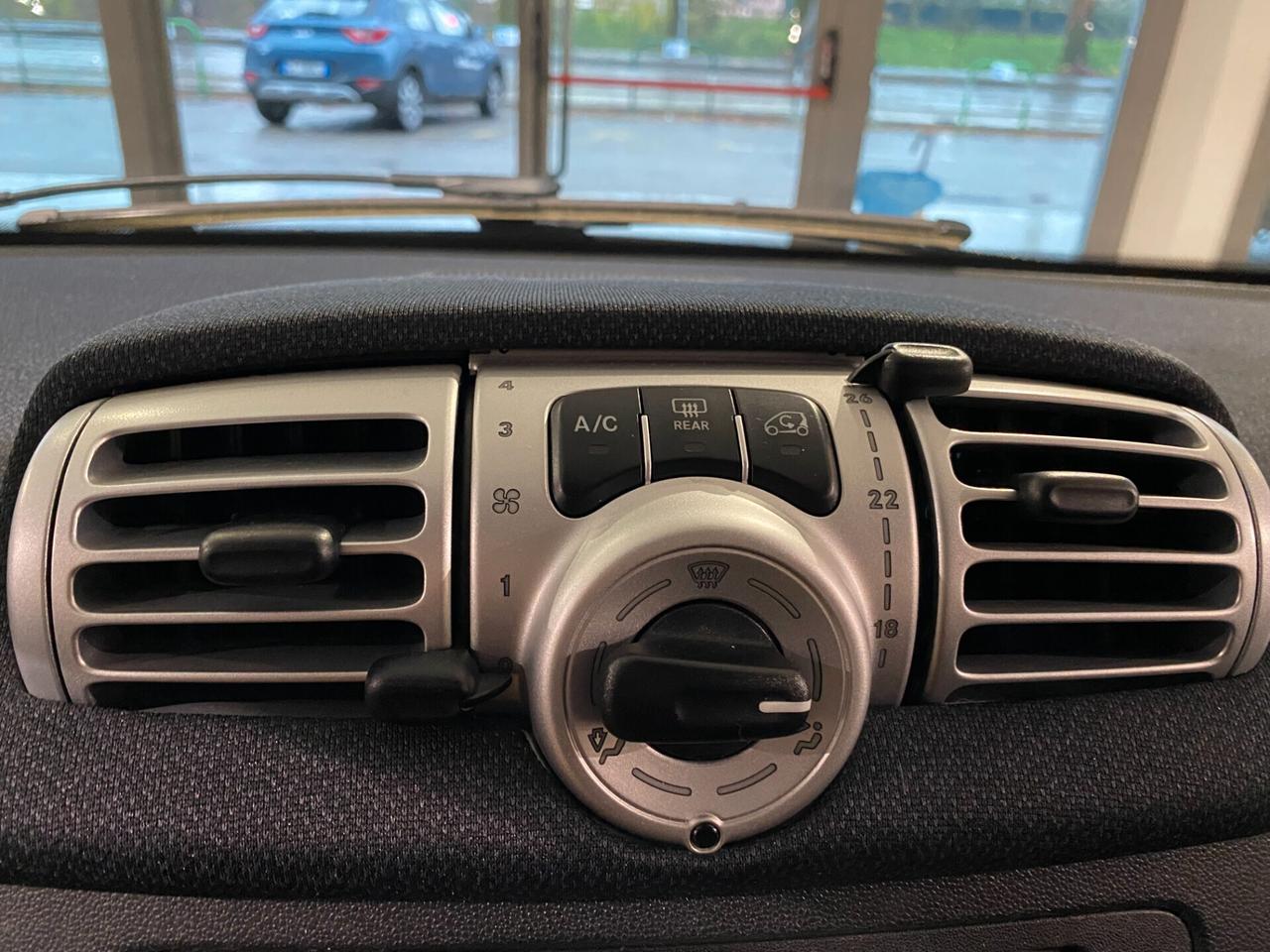 Smart ForTwo 1000 52 kW MHD coupé pure