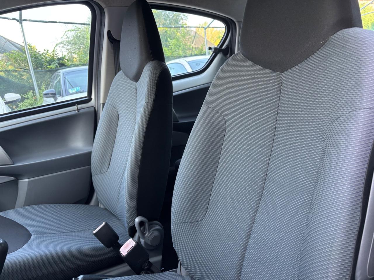 Toyota Aygo 1.4 DIESEL 5 porte Sol OK NEOPATENTATI