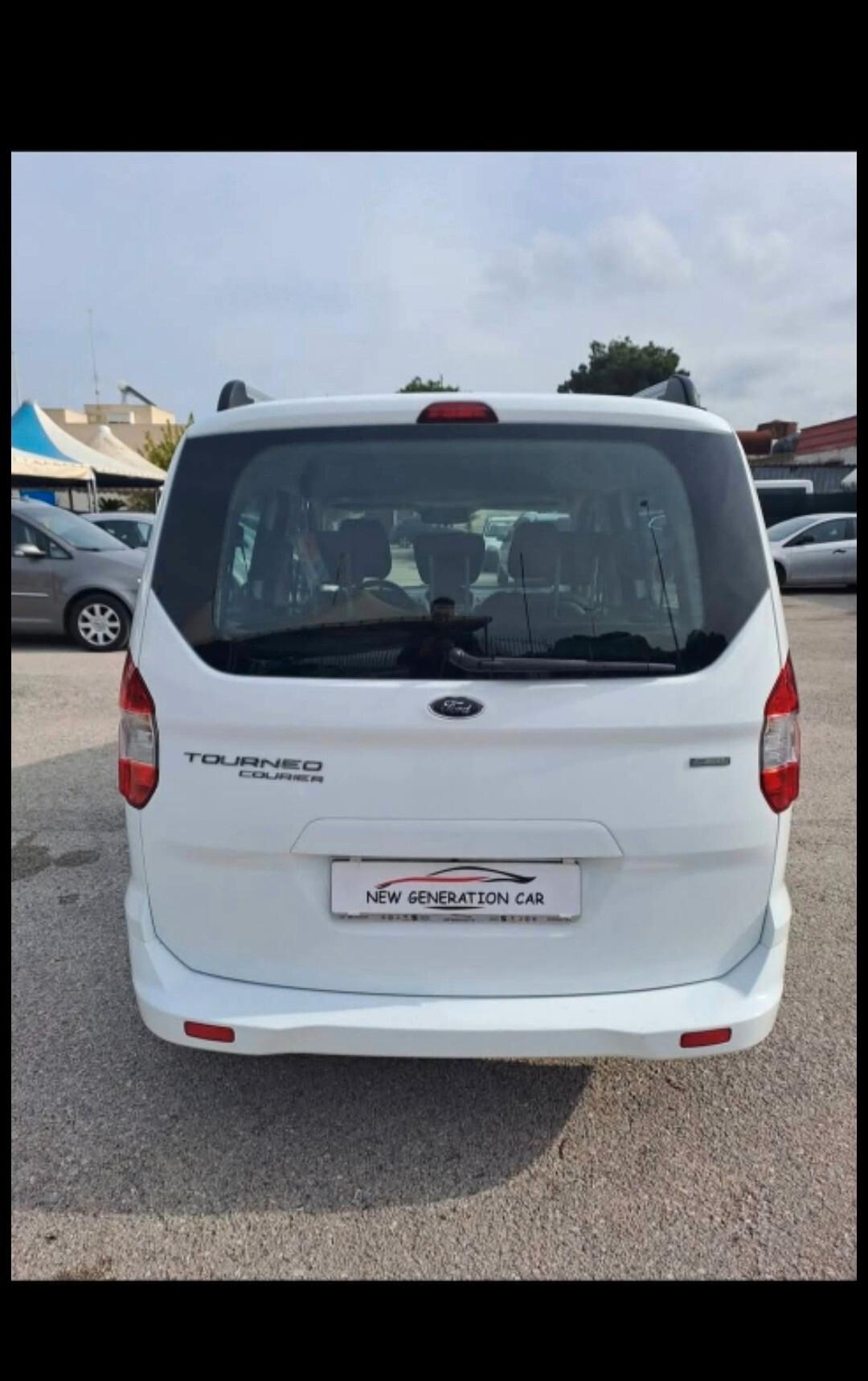 Ford Tourneo Courier 1.0 EcoBoost 100 CV Titanium