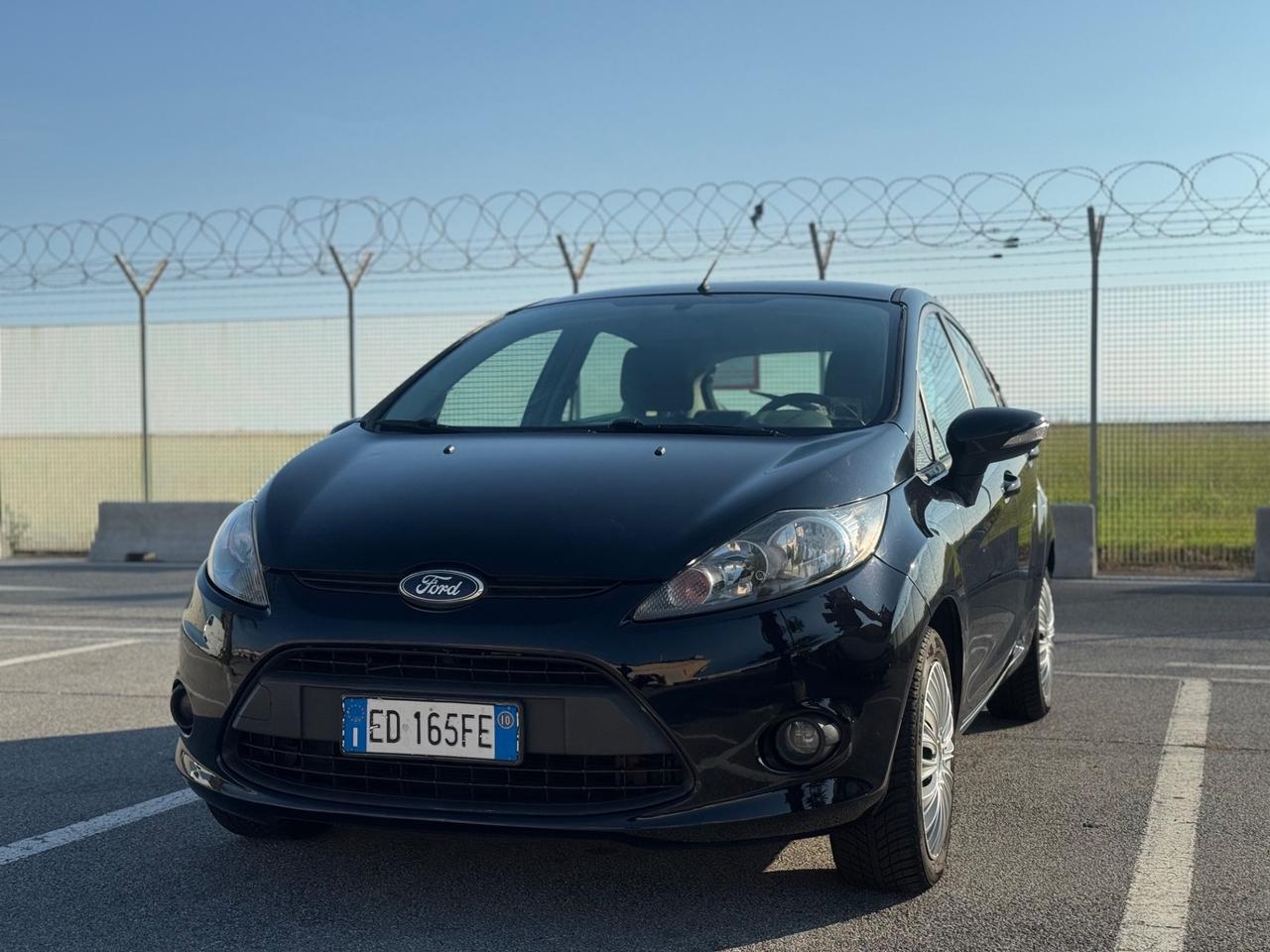 FORD FIESTA 1.2 BENZINA NEO PATENTATI KM REALI 12MESI DI GARANZIA