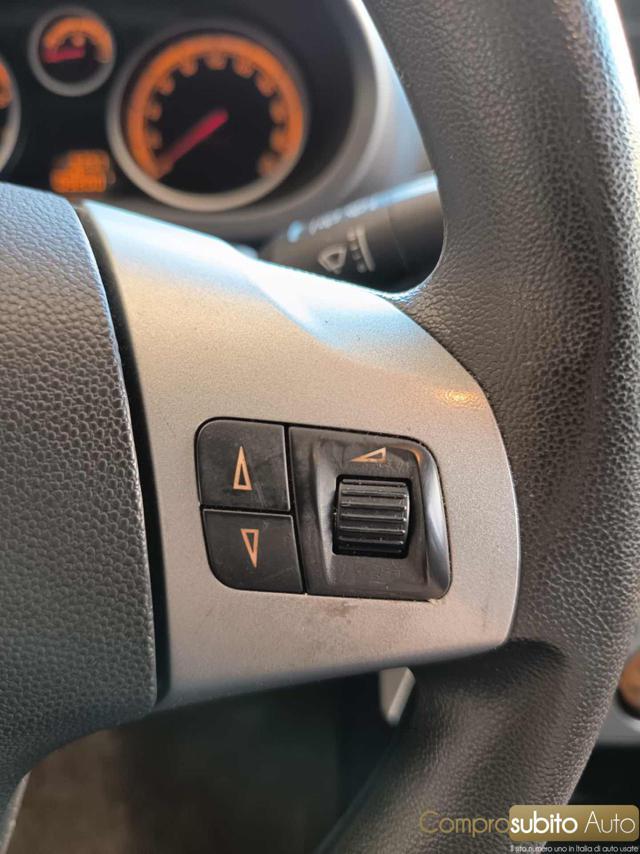 OPEL Corsa 1.2 5 porte Club