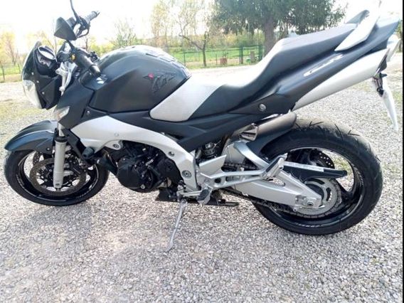 Suzuki - GSR 600 | TENUTA MANIACALMENTE|