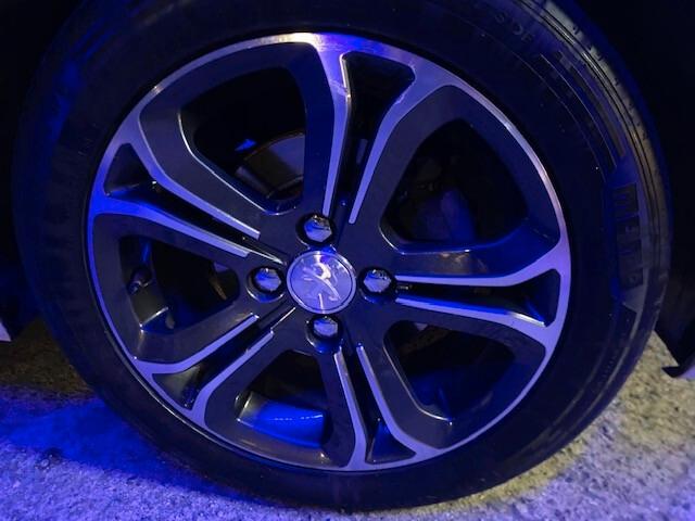 Peugeot 208 1.4 HDi 68 CV 5 porte Access