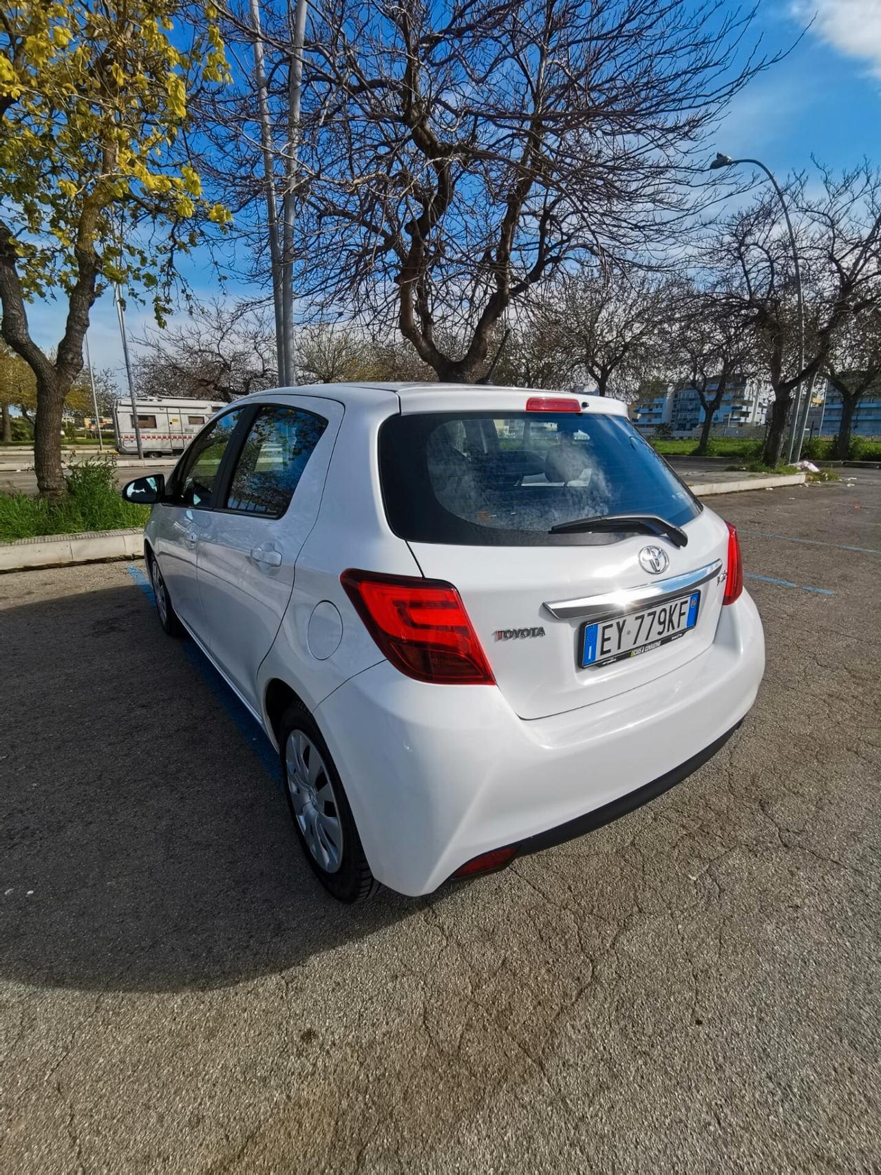 Toyota Yaris 1.0 5 porte Active - 2015