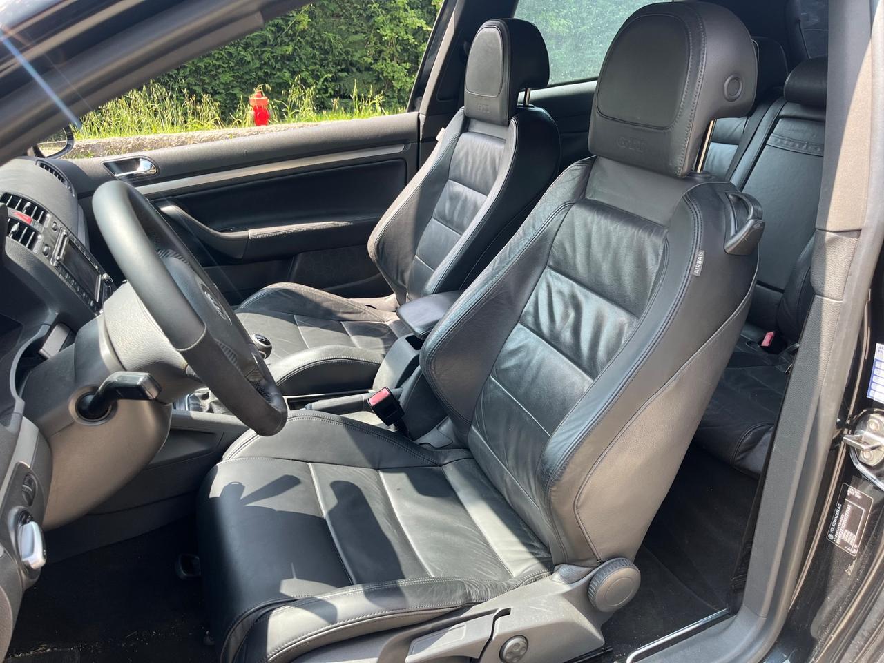 Volkswagen Golf 2.0 16V FSI 4mot. 3p. Sportline