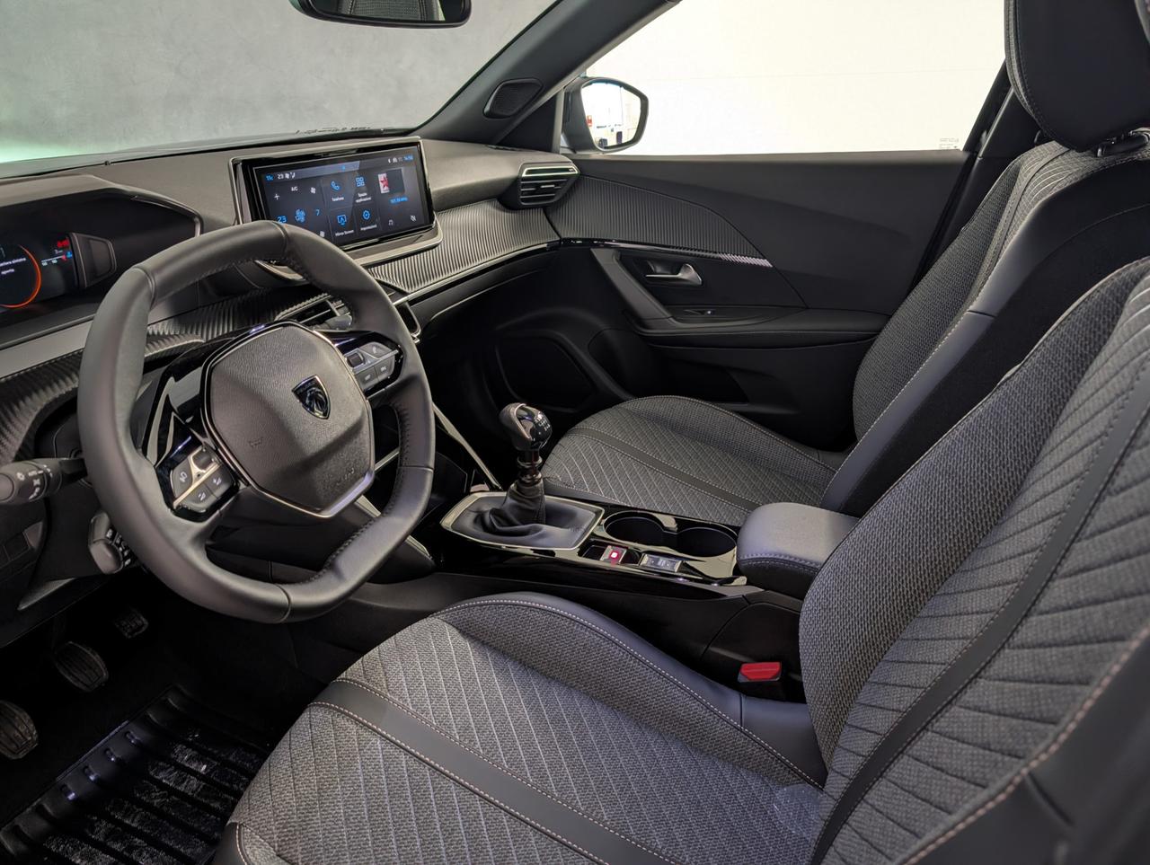 Peugeot 2008 1.2 puretech 100cv Allure