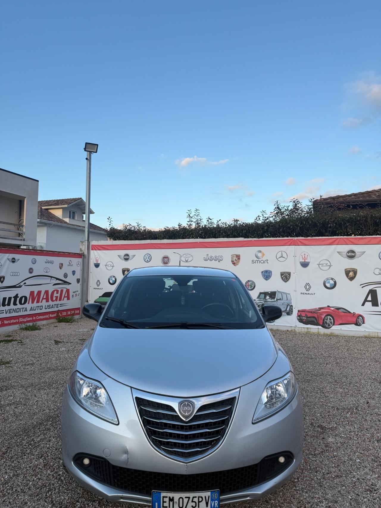Lancia Ypsilon 1.2 69 CV 5 porte GPL Ecochic Silver