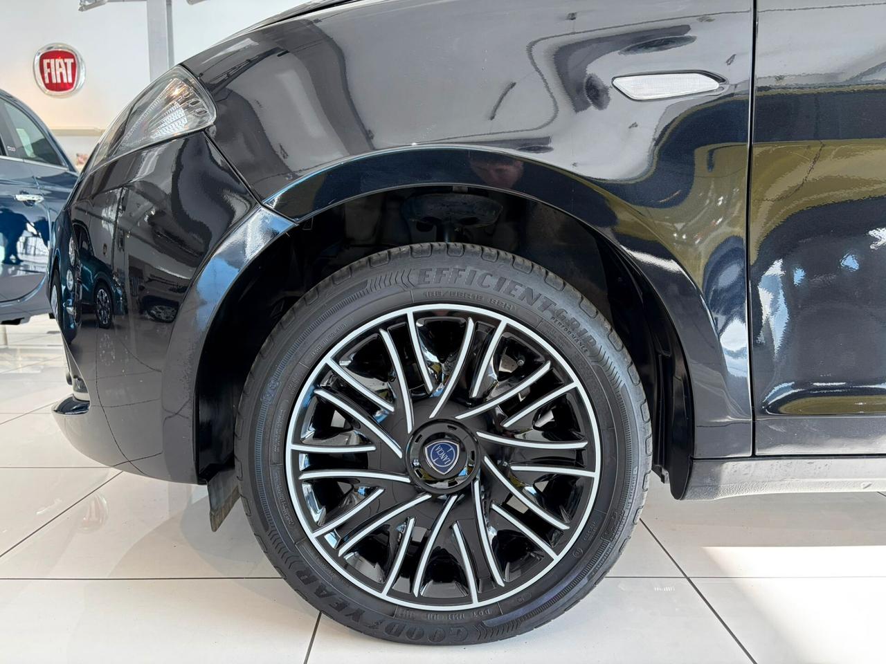 Lancia Ypsilon 1.0 FireFly 5 porte S&S Hybrid Gold