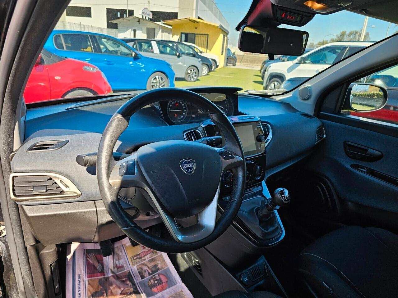 Lancia Ypsilon 1.0 FireFly 5 porte S&S Hybryd Gold