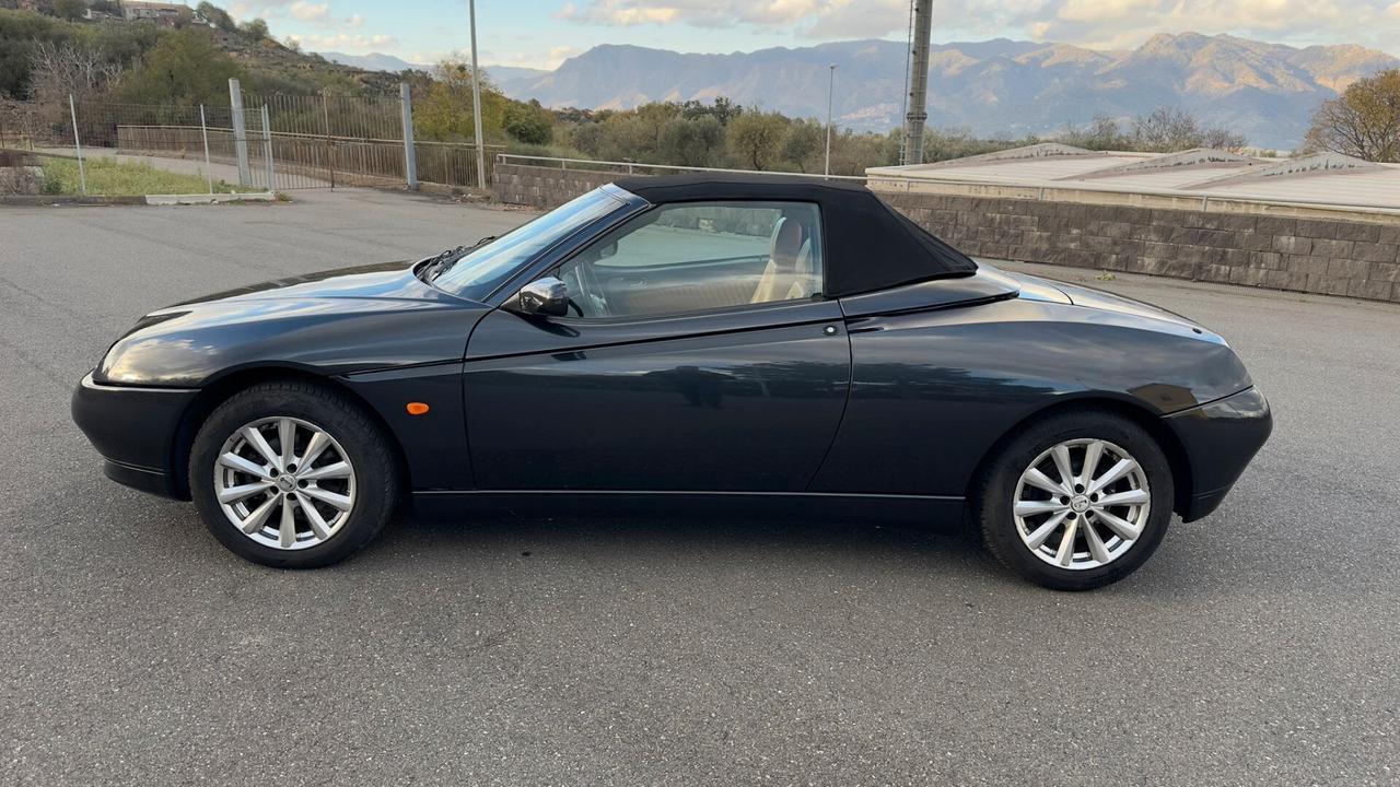 Alfa Romeo GTV 2.0i V6