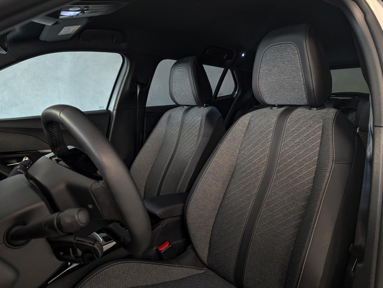 Peugeot 2008 1.2 puretech 100cv Allure