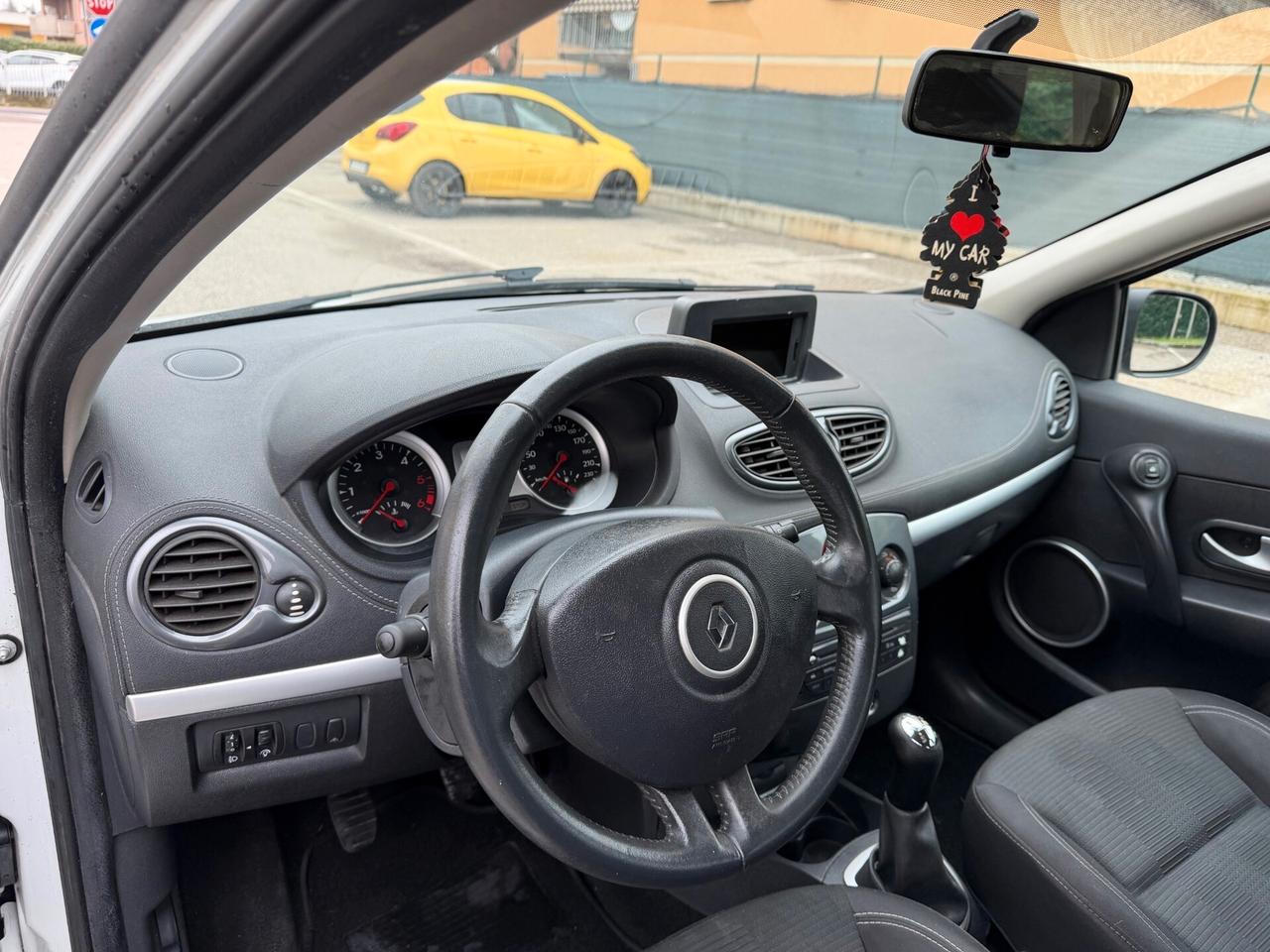 Renault Clio 1.5 dci - NEOPATENTATI - 12 MESI DI GARANZIA -