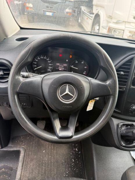 Autocarro pulmino Mercedes 9 posti