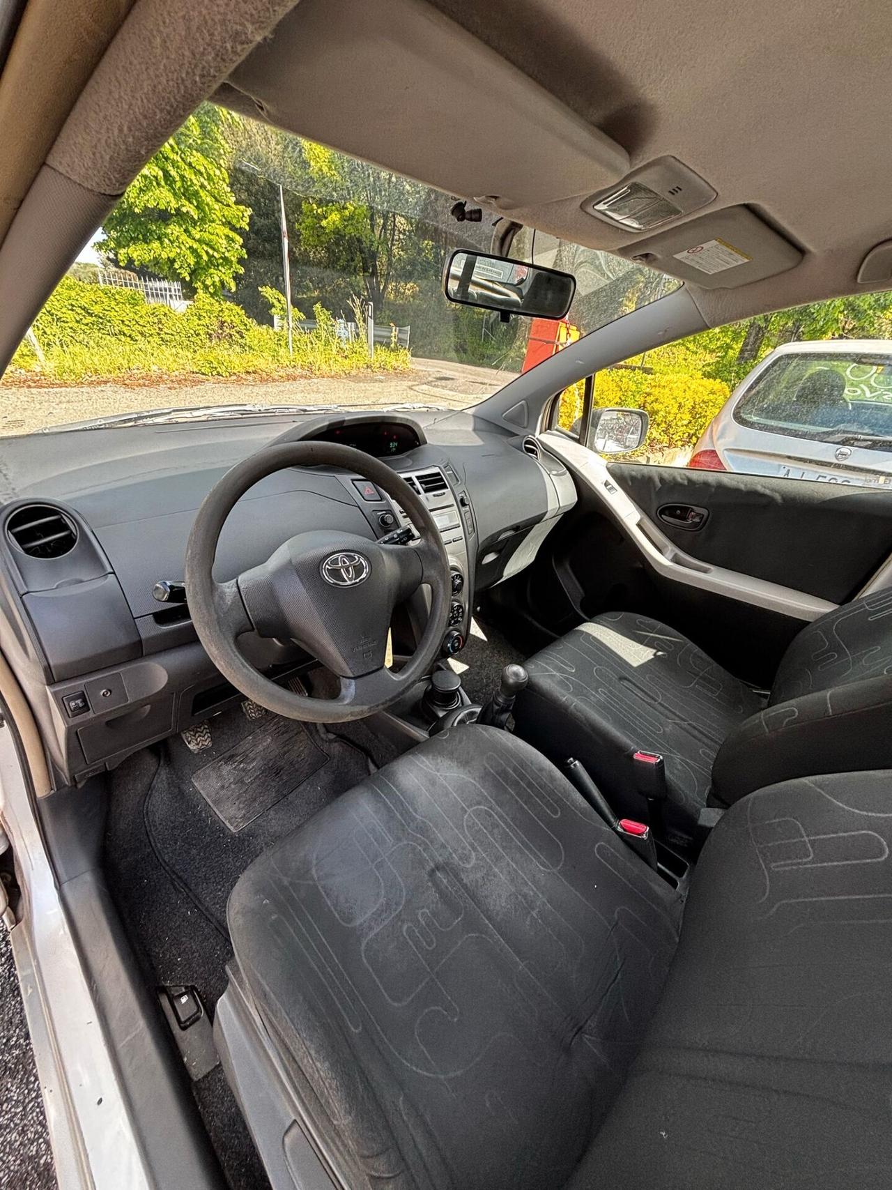 Toyota Yaris 1.0 5 porte Now
