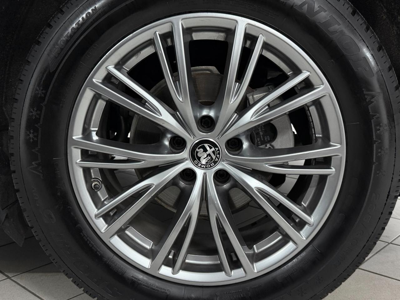 Alfa Romeo Stelvio 2.2 TD 160 CV AUTOCARRO N1 SUPER BUSINESS DISTRIBUZIONE ESEGUITA CERCHI 18" 5 POSTI IVA INCLUSA