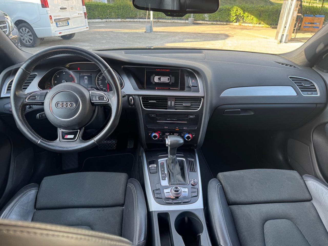 Audi A4 Avant 2.0 TDI S LINE