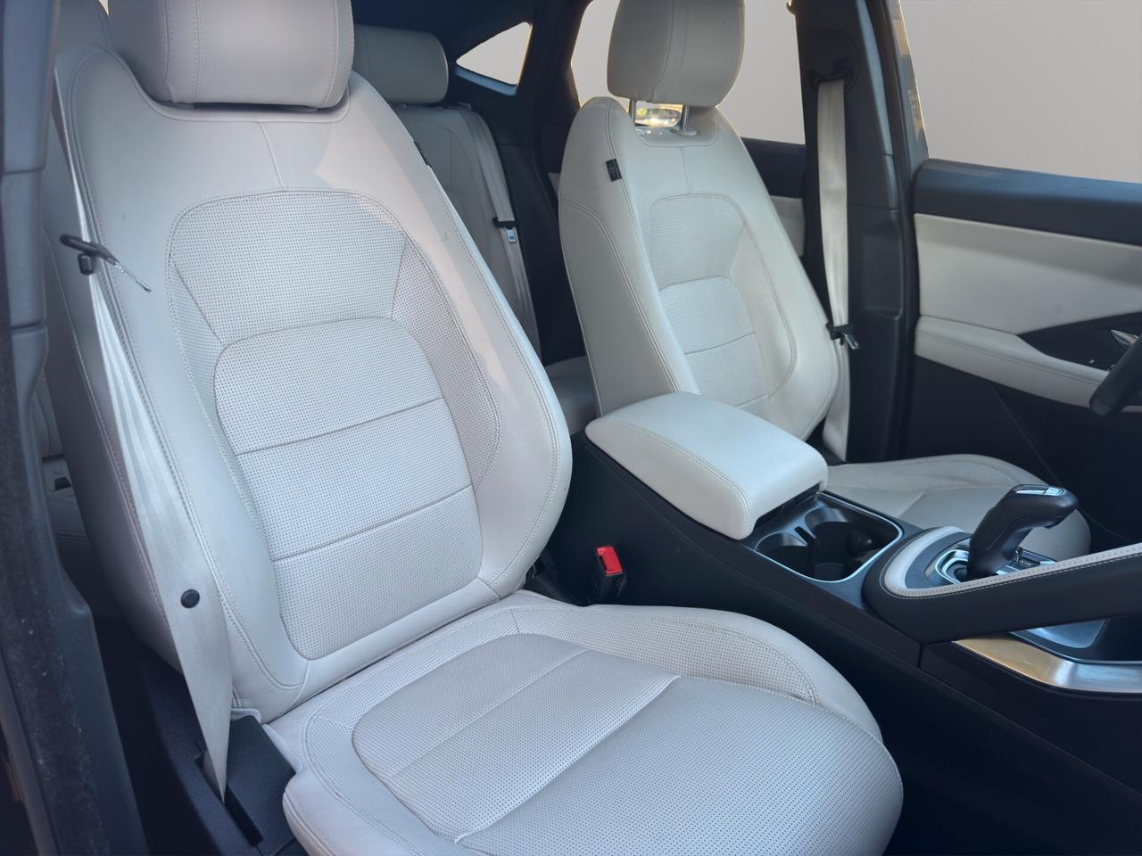 Jaguar E-Pace 2.0D 180 CV AWD aut. R-Dynamic