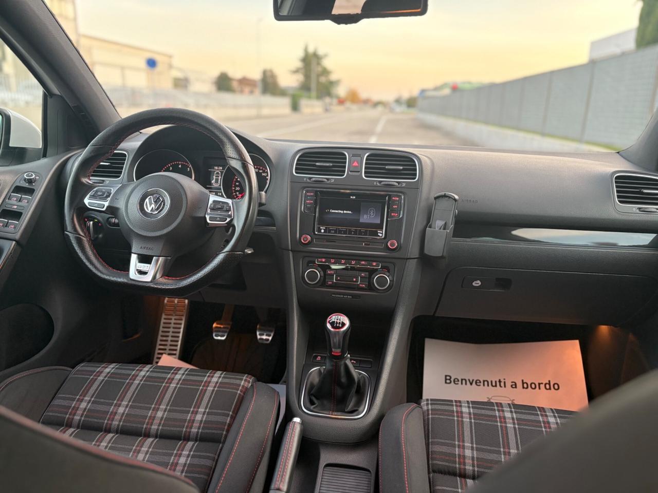 Volkswagen Golf GTI 2.0 TSI 5p.