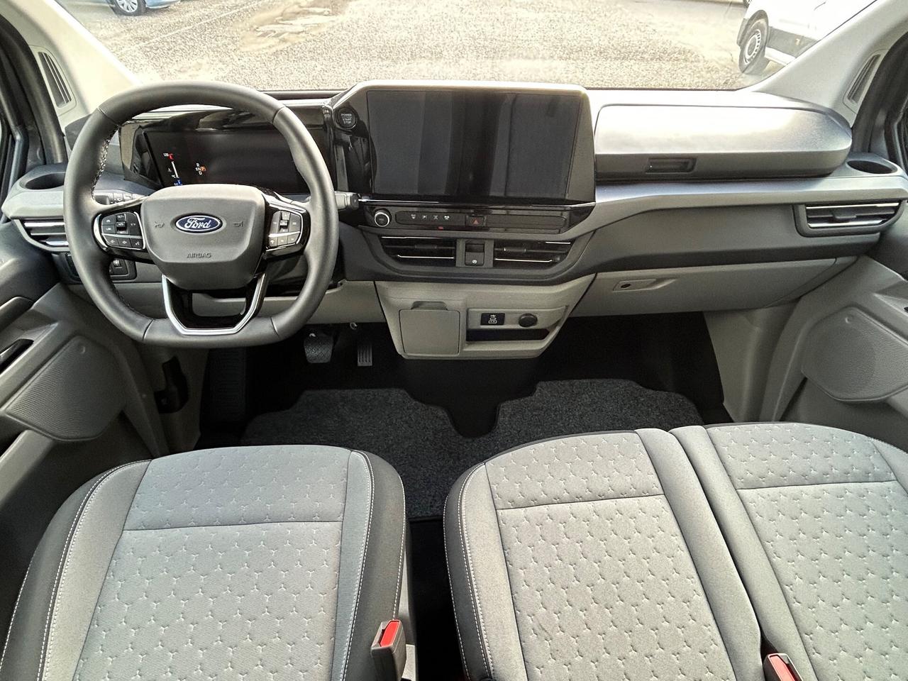 Ford Tourneo Custom Ibrido Plug-in 9 POSTI