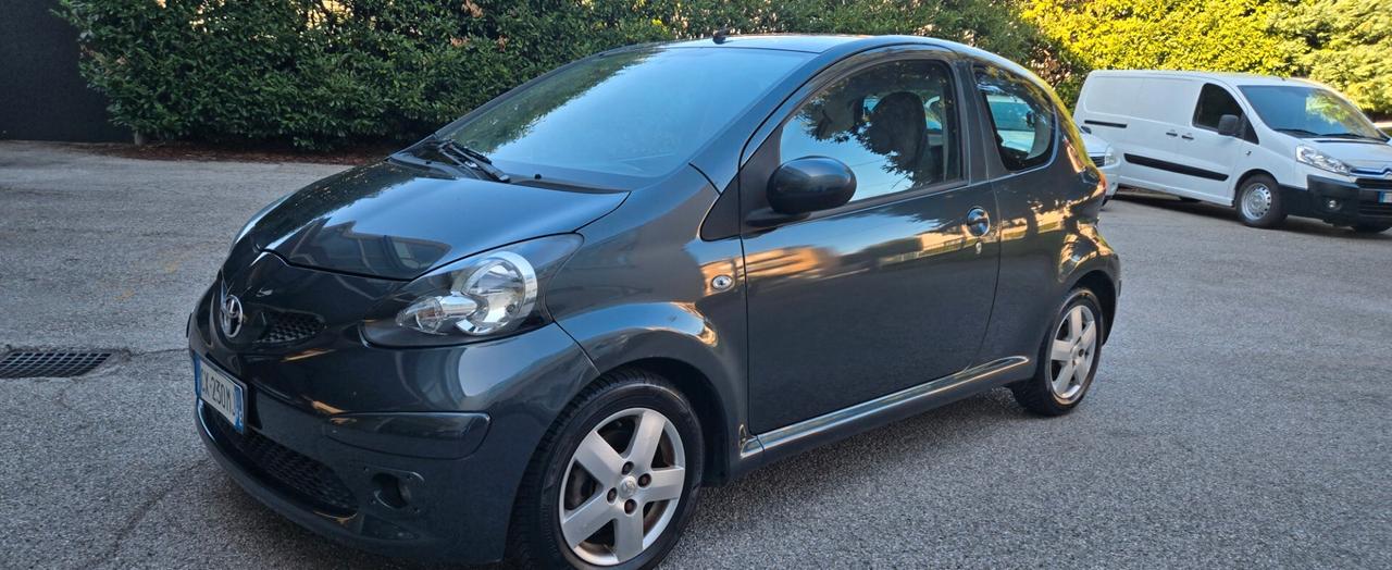 Toyota Aygo 1.0 12V VVT-i 3 porte Sol