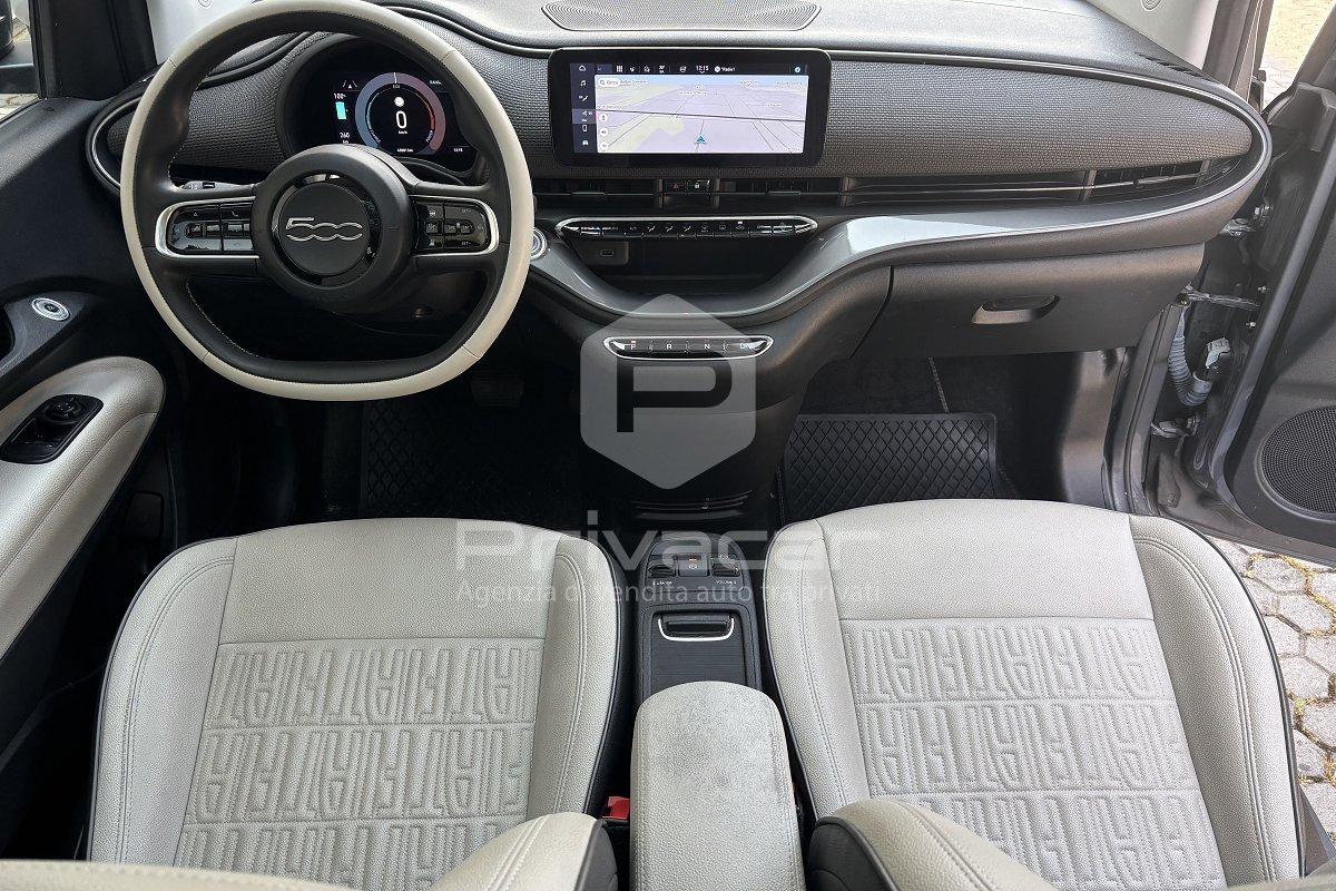 FIAT 500e Berlina 42 kWh La Prima