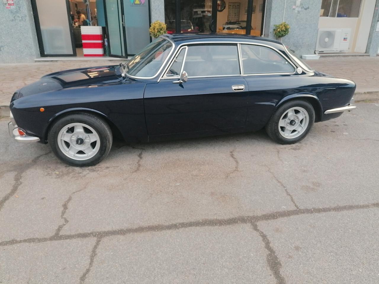 Alfa Romeo GT 2000 veloce