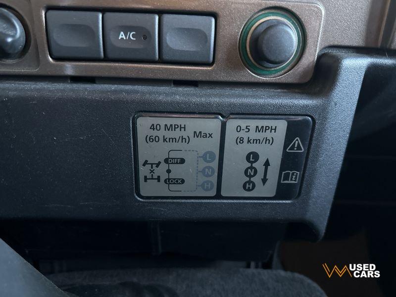 Land Rover Defender Defender 90 2.4 TD4 Station Wagon Limited Edition N1