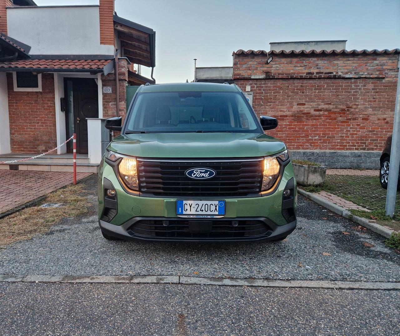 Ford Tourneo Courier 1.0 125CV "46.400 km" Carplay, Telecamera, Sensori