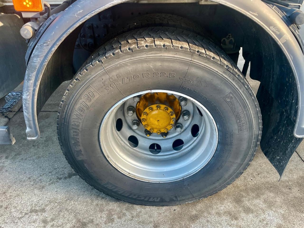 Volvo FL6-250 - CISTERNA TRASPORTO CARBURANTE CON POMPA CONTALITRI