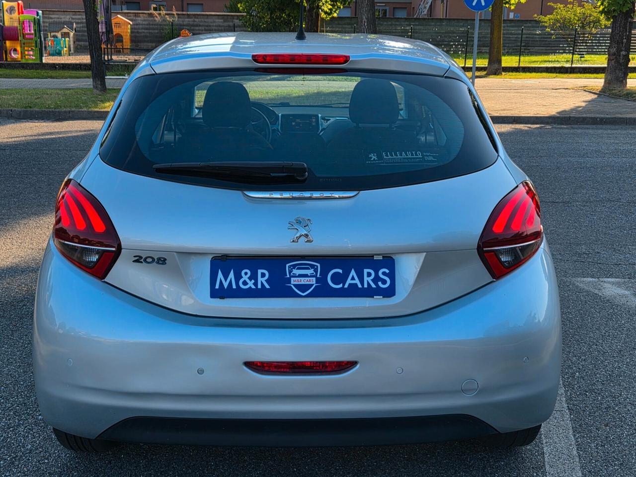 Peugeot 208 Benzina 1.2 E6 82cv neopatentati