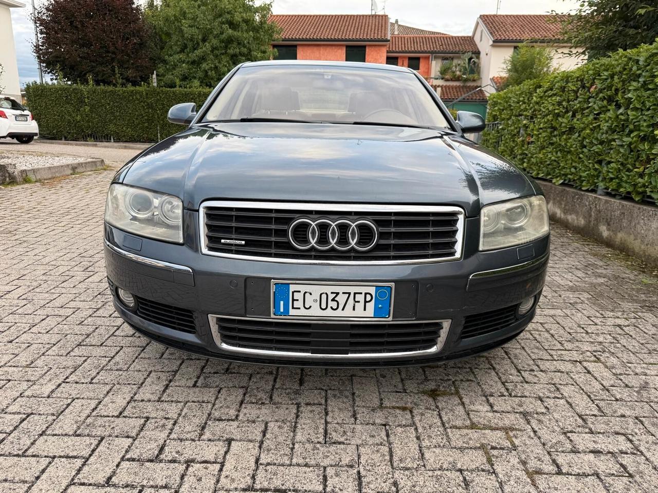 Audi A8 4.2 V8 quattro tiptronic