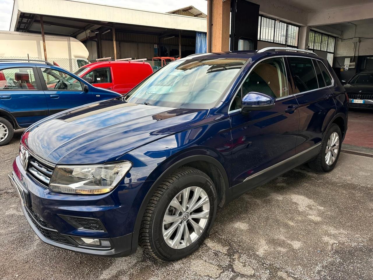 Volkswagen Tiguan 2.0 TDI SCR DSG 4MOTION Business BMT