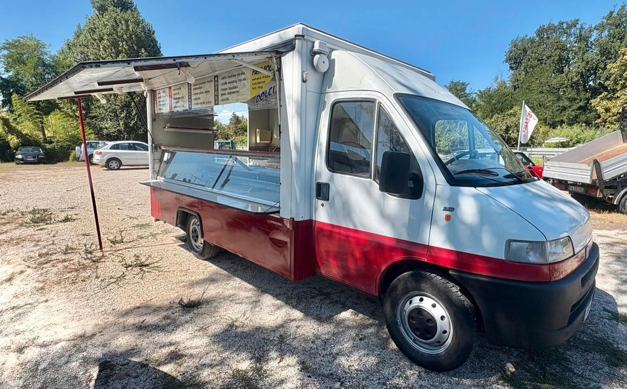 FIAT DUCATO FOOD-TRUCK Diesel 2500 CV 84 Km 195.800 certificati